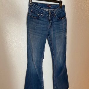 Levi’s 528 curvy cut jeans